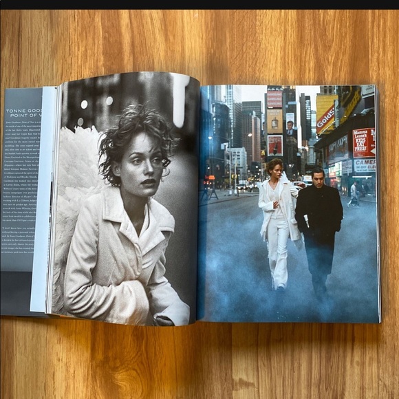 Signed Tonne Goodman coffee table book - Picture 3 of 7